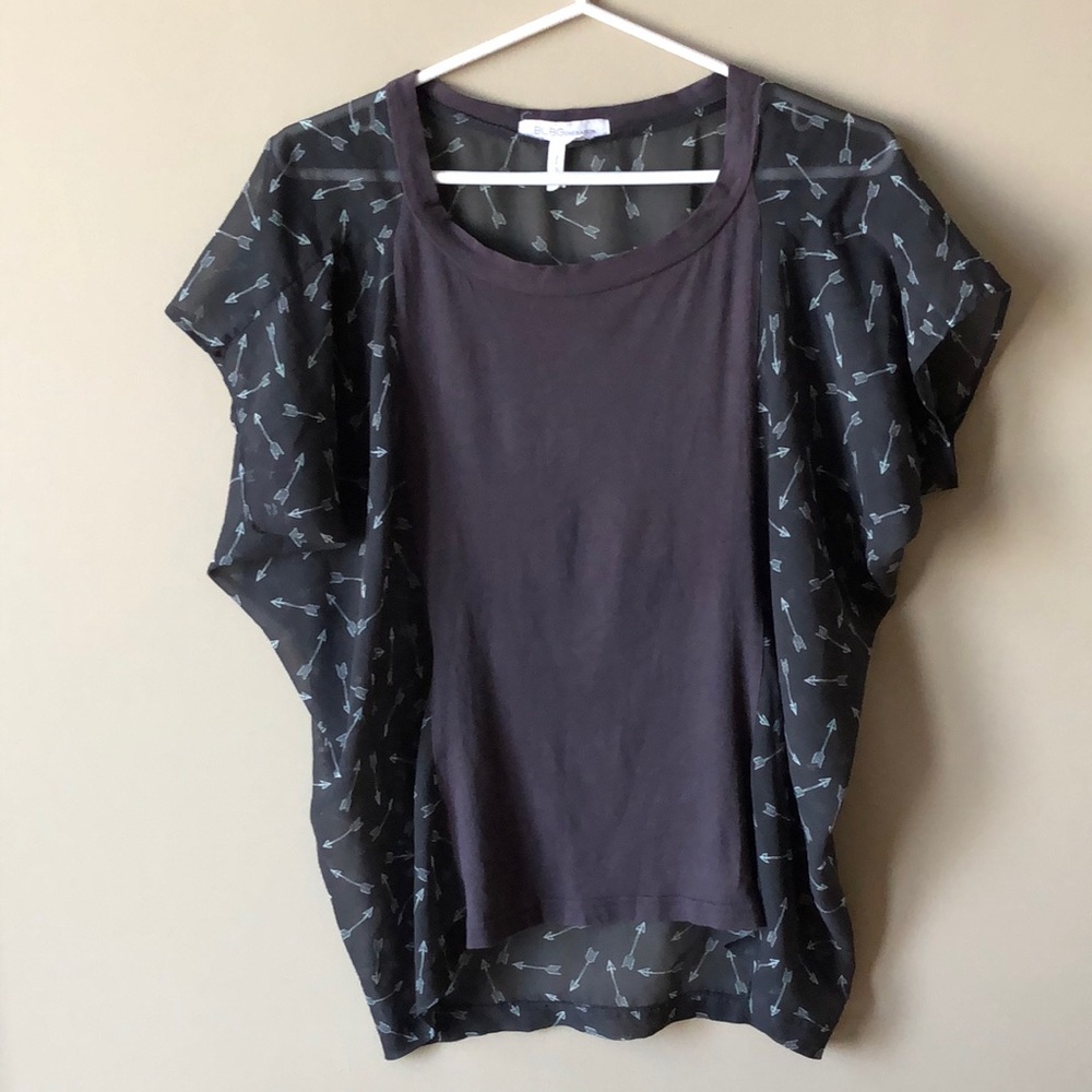 BCBG Generation 👚 Grey Arrow Pattern Flowy Top